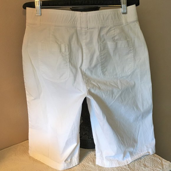 COUNTERPARTS Slimming Sensations Bermuda Shorts  8 - Picture 5 of 10